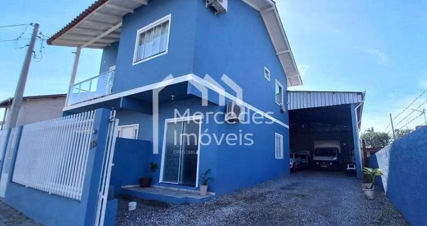 Casa com galpão, 2 dormitórios à venda, 309 m² por R$ 1.300.000 - São Vicente - Itajaí/SC