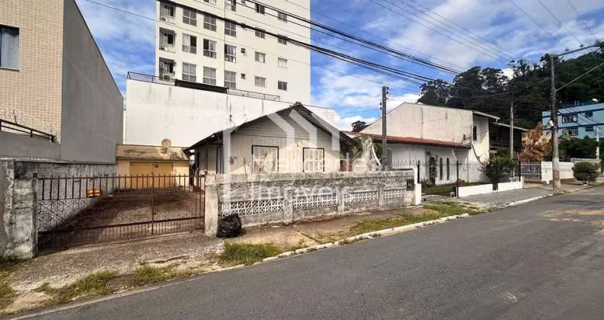 Casa de madeira  à venda, Fazenda, Itajaí, SC