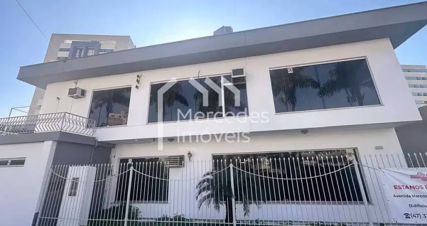 Casa comercial com 8 salas para alugar na Avenida Joca Brandão, 680, Centro, Itajaí