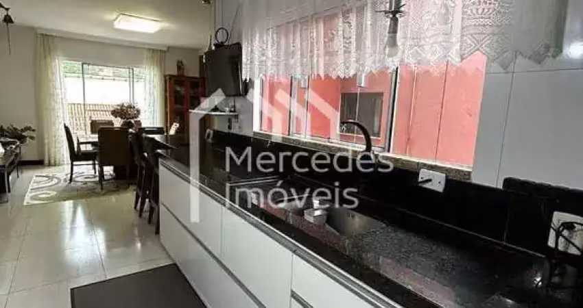 Casa com 3 quartos para alugar na Rua Luiza Soterio Keunecke, 40, Centro, Itajaí