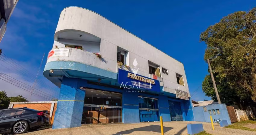 Sobrado espaçoso com 3 salas comerciais