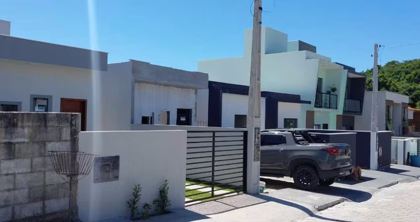Casa - Padrão, para Venda em Florianópolis/SC