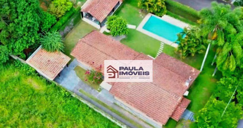 Casa com 3 Suítes à venda, 370 m² por R$ 1.390.000 - Chácara Moinho Velho - Carapicuíba/SP