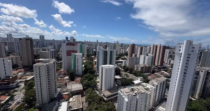 Excelente apartamento -3 quartos -3 vagas e andar muito alto