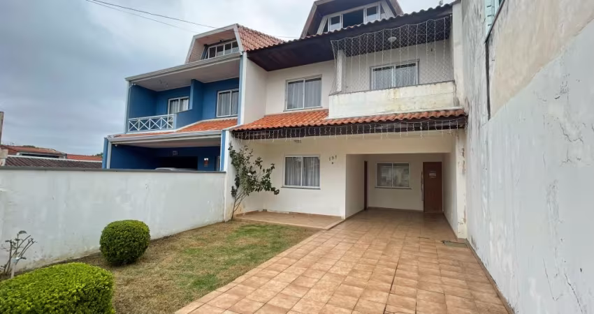 SOBRADO COM AMPLO QUINTAL EM SANTA FELICIDADE