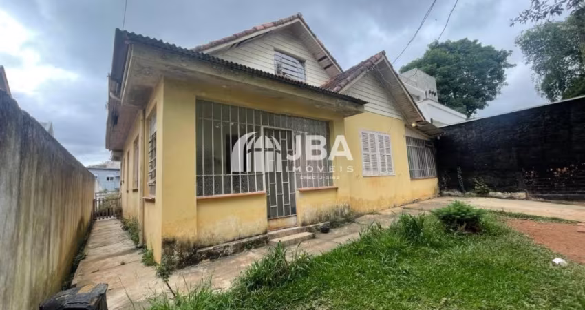 OPORTUNIDADE - Terreno no Bom Retiro com casa averbada