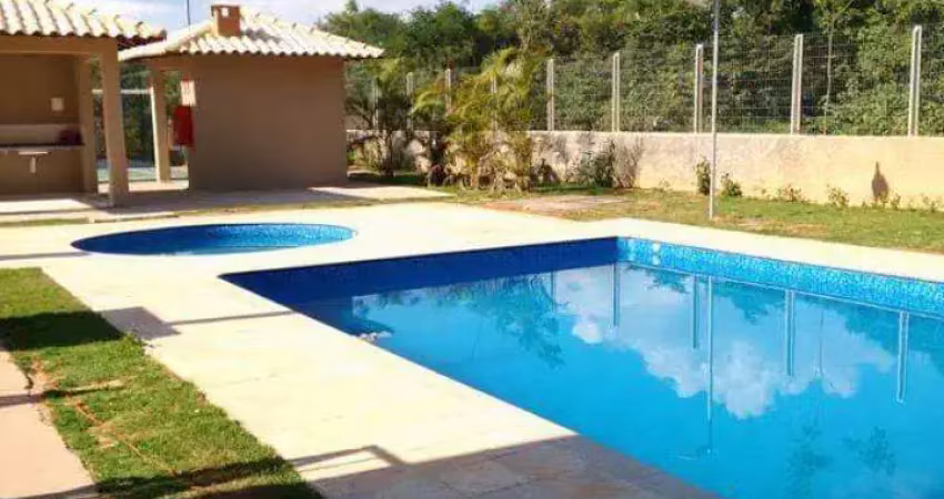 Apartamento - Cond. com piscina