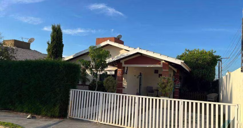 Casa com 3 dormitórios na Aruana