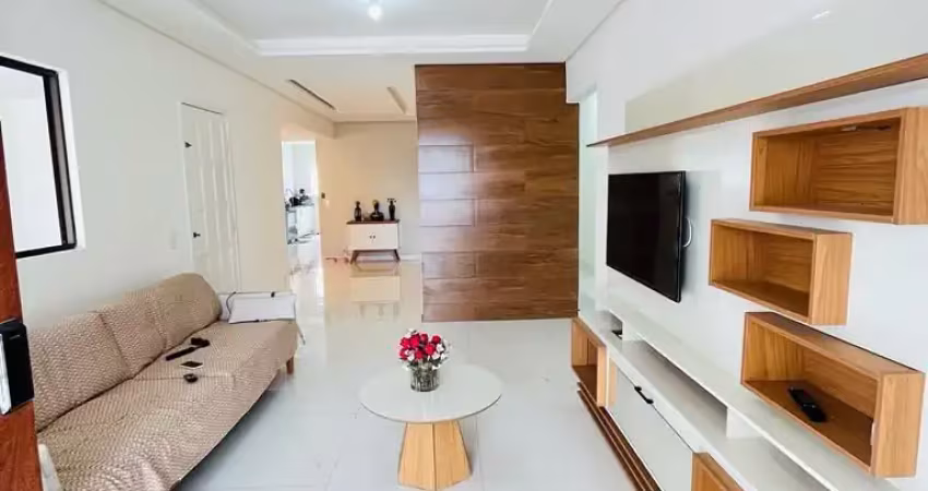 Casa espaçosa no altiplano nobre | 4 quartos, piscina e 100% reformada