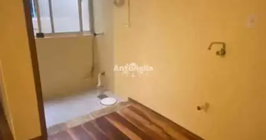 Apartamento com 2 quartos à venda na Rua Padre Jones João Tibolla, 173, São Victor COHAB, Caxias do Sul