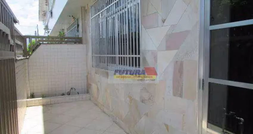 Sobrado com 3 dormitórios à venda, 111 m² por R$ 420.000,00 - Parque Bitaru - São Vicente/SP