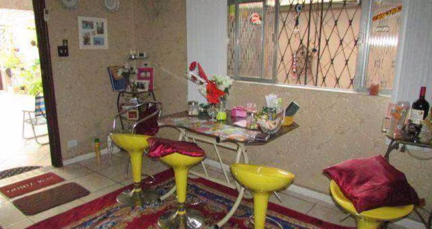 Sobrado com 3 dormitórios à venda, 141 m² por R$ 460.000,00 - Vila Cascatinha - São Vicente/SP