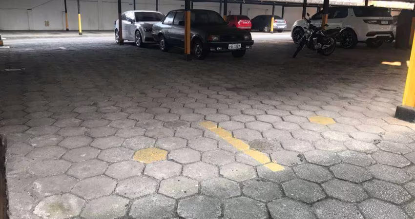 Box/Garagem à venda por R$ 100.000,00 - Itararé - São Vicente/SP