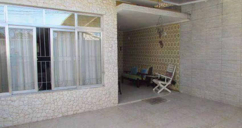 Sobrado com 3 dormitórios à venda, 146 m² por R$ 590.000,00 - Vila Cascatinha - São Vicente/SP
