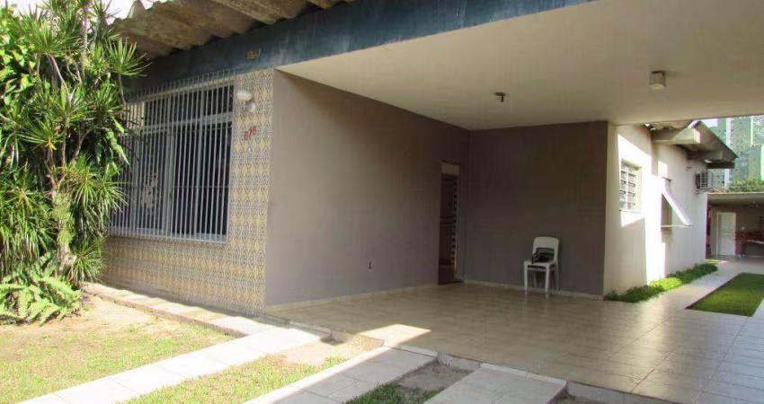 Casa com 3 dormitórios à venda, 169 m² por R$ 900.000,00 - Vila Valença - São Vicente/SP