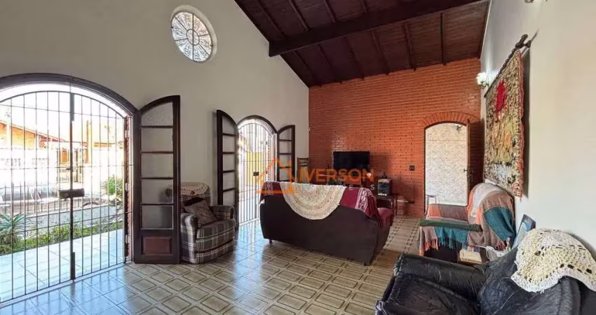 Casa com 3 quartos à venda na Avenida Padre Anchieta, 4999, Jardim Imperador, Peruíbe