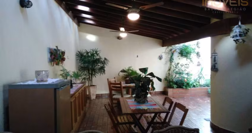 VENDE Casa no Altos do Higienópolis em Bauru.
