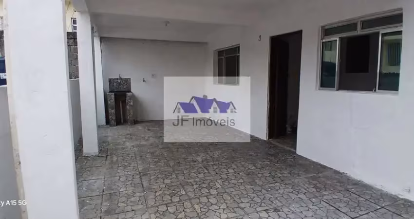 Casa com 2 quartos para alugar na Rua Ibira, 02, Jardim Ângela, Embu das Artes