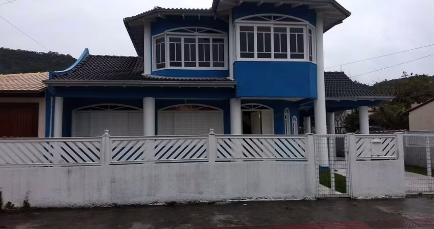 sobrado Padrão no Bairro Panoramico