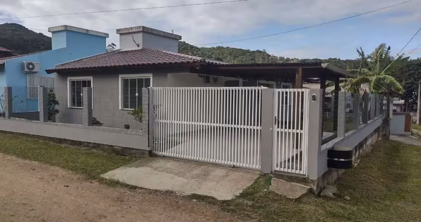 Casa para alugar no bairro Ambrósio - Garopaba/SC
