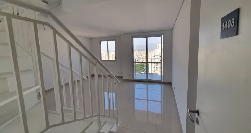 Cobertura de 2 quartos com piscina