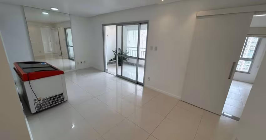 Apartamento Imbuí, 90m², climatizado, armários, 3 quartos, 1 suíte, decorado, andar alto, por apenas: R$ 690.000,00. AGENDE SUA VISITA!