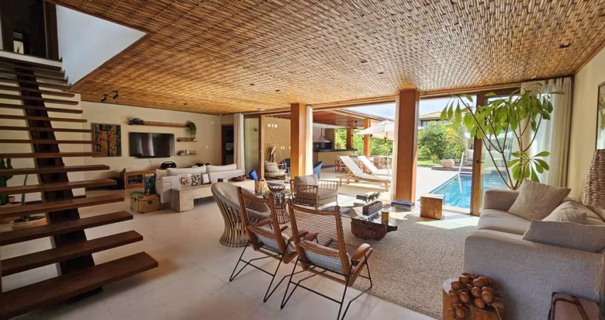 Casa luxuosa, fino acabamento, 5 suítes, 544m², varanda, ventilação natural, climatizada, projeto arquitetônico, piscina privativa. Agende sua visita!