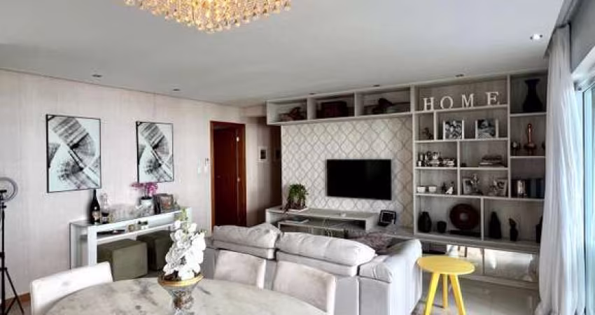 Pituba, 160m², varanda gourmet, 3 suítes, fino acabamento, 2 vagas, área de serviço, gabinete, nascente. Agende sua visita!