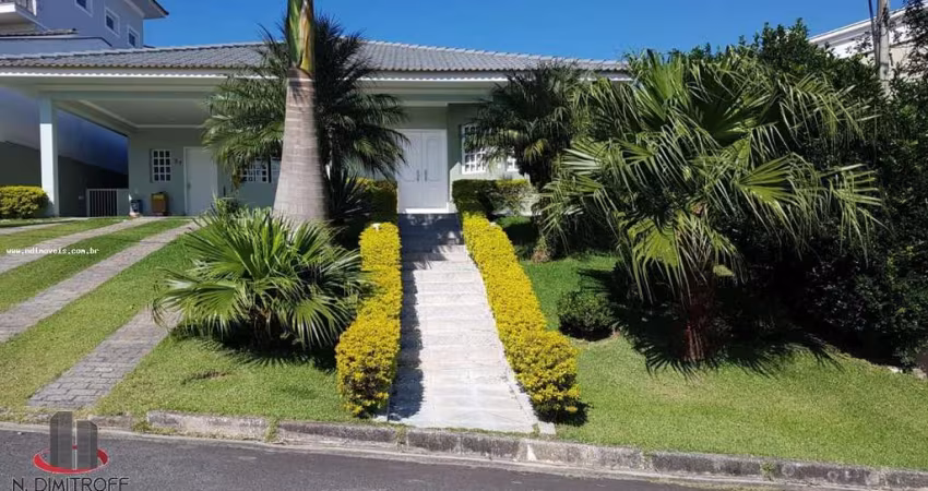 Casa em Condomínio para Locação em Mogi das Cruzes, Taboão, 4 dormitórios, 4 suítes, 5 banheiros, 4 vagas