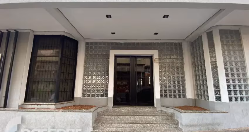 Casa comercial no centro da cidade perfeita para escritórios grandes