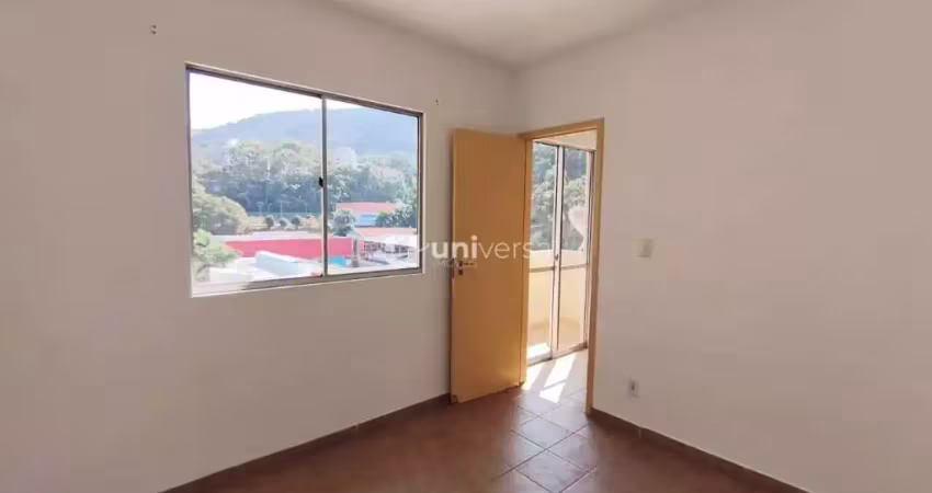 Apartamento de 1 quarto com varanda e vaga de garagem no são mateus por r$170.000