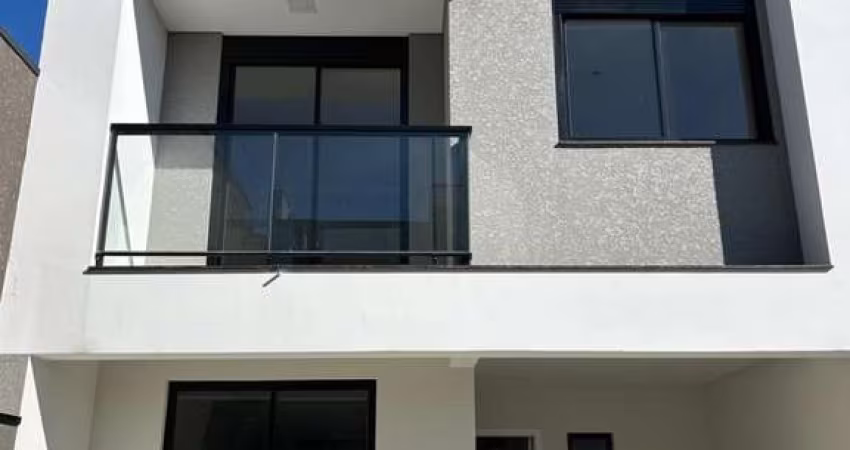 Sobrado para Venda em Curitiba, Boa Vista, 3 dormitórios, 1 suíte, 3 banheiros, 2 vagas