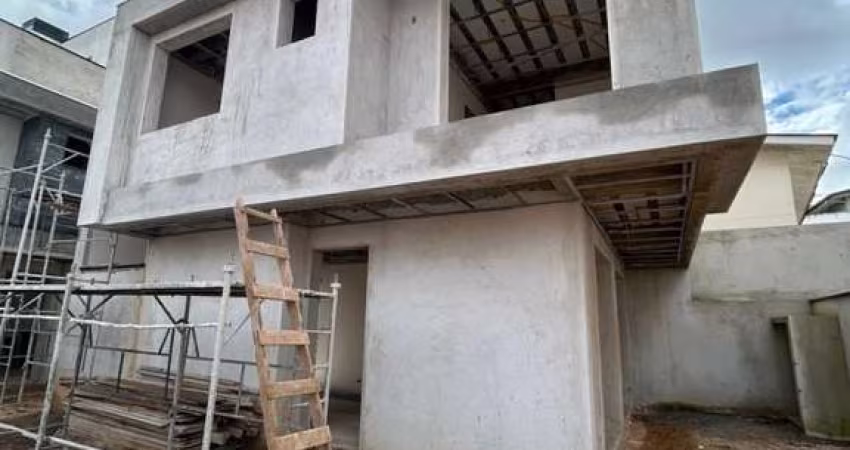 Sobrado para Venda em Curitiba, Bairro Alto, 4 dormitórios, 1 suíte, 3 banheiros