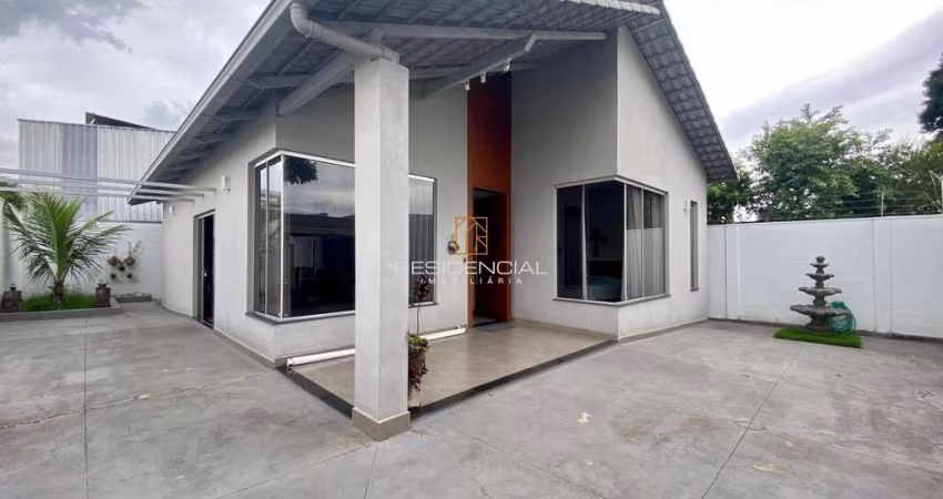 CASA À VENDA NO BAIRRO SÃO JOSÉ - Charme e Comodidade em Porteira Fechada!