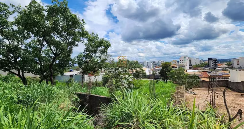 Terreno à venda na Rua Belvedere, s n, Manoel Valinhas, Divinópolis