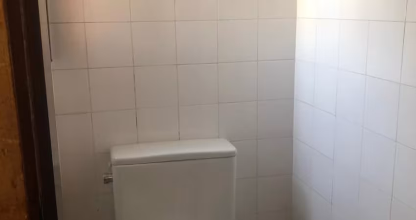 Lindo apartamento pronto pra morar, planta bem distribuída,quartos grandes,ampla cozinha , muito bem decorado.
