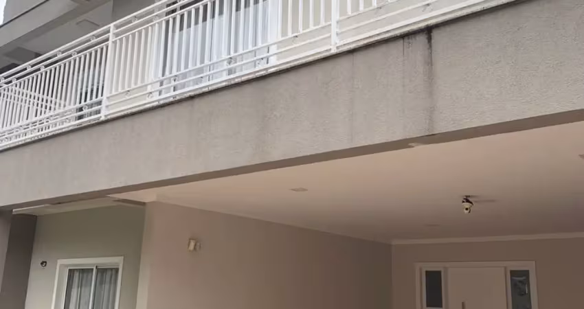 Casa com 4 quartos para alugar na Rua Cônego Braga, Centro, Guarapuava
