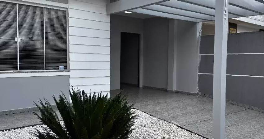 Casa com 3 quartos para alugar na Rua Francisco de Camargo Ribas, Alto da XV, Guarapuava