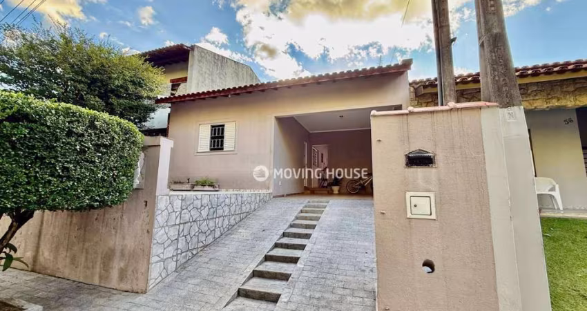 Casa à Venda no Condomínio Tabatinga - Valinhos/SP