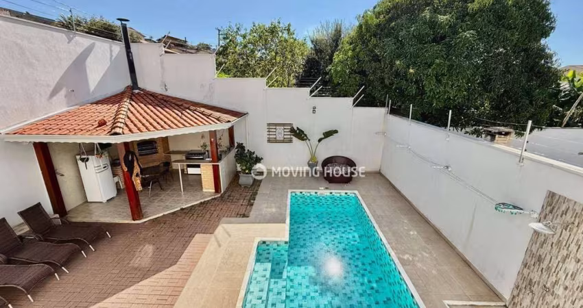 Casa à Venda no Bairro Lenheiro - Valinhos/SP