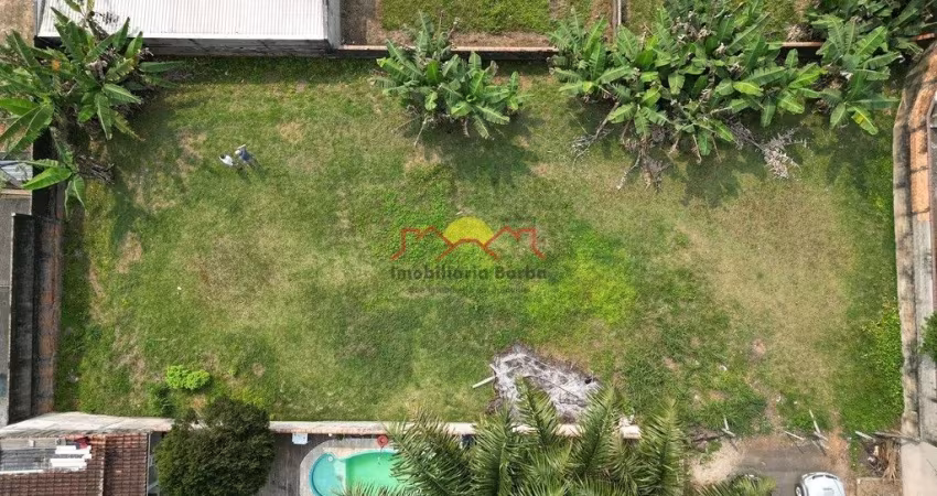 12110 - Amplo Terreno com Área Total de 532 m² no bairro  Floresta