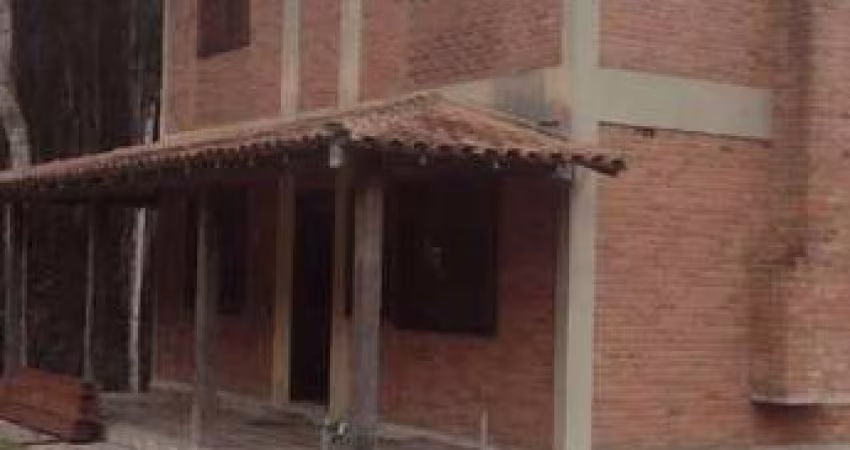 Casa com 3 dormitórios à venda, 240 m² por R$ 780.000,00 - Três Córregos - Teresópolis/RJ