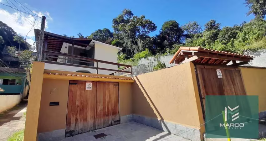 Casa com 3 dormitórios à venda, 165 m² por r$ 780.000,00 - golfe - teresópolis/rj