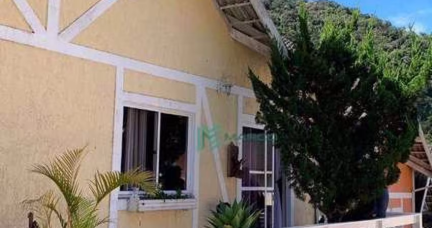 Descubra o seu novo lar dos sonhos! Casa à venda em condomínio exclusivo com piscina, sauna e churrasqueira. Esta espetacular residência de 99m² ofere