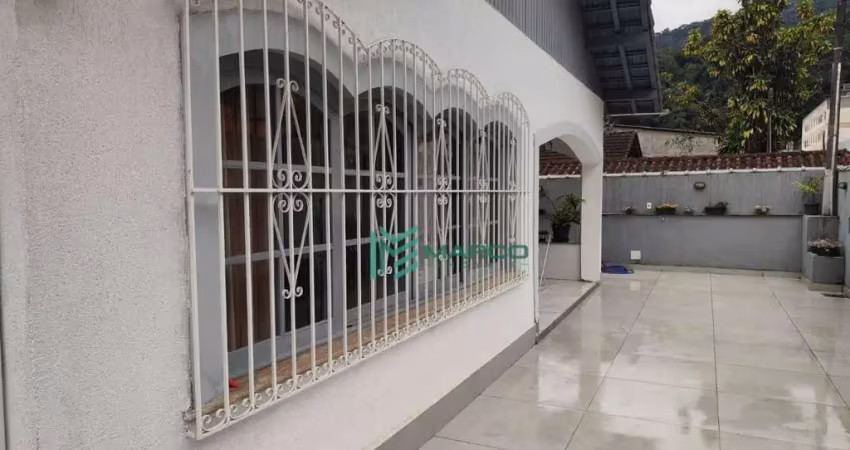 Casa com 3 dormitórios à venda, 186 m² por r$ 990.000 - meudon - teresópolis/rj
