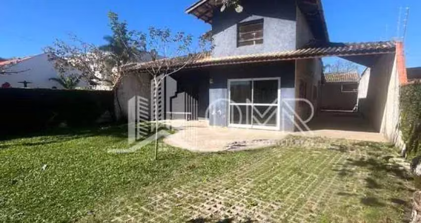 Casa com três quartos para locação itajuba amplo quintal
