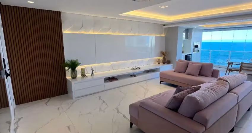 Lindo apartamento 140m2, 3 suítes finamente decorado, oferece luxo e conforto, com acabamento alto padrão, totalmente mobiliado, prono para morar. na localização mais desejada de salvador.
