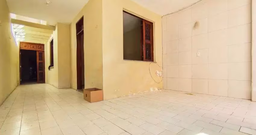 Casa com 2 quartos para alugar na Rua Vereador Ademar Arruda, 68, Centro, Fortaleza