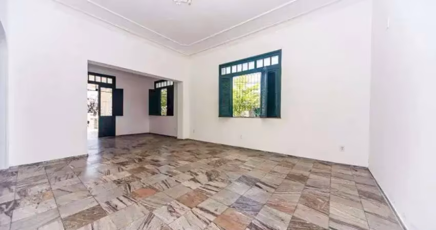 Casa com 3 quartos para alugar na Rua Pinto Madeira, 720, Centro, Fortaleza