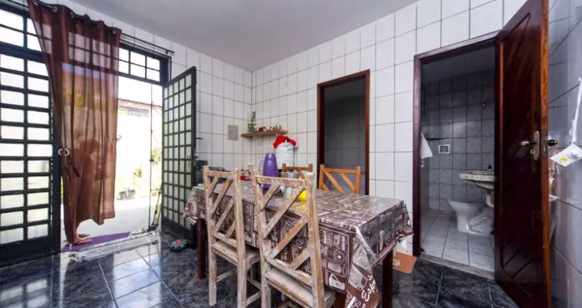 Casa com 2 quartos para alugar na Rua Paraná, 1163, Democrito Rocha, Fortaleza